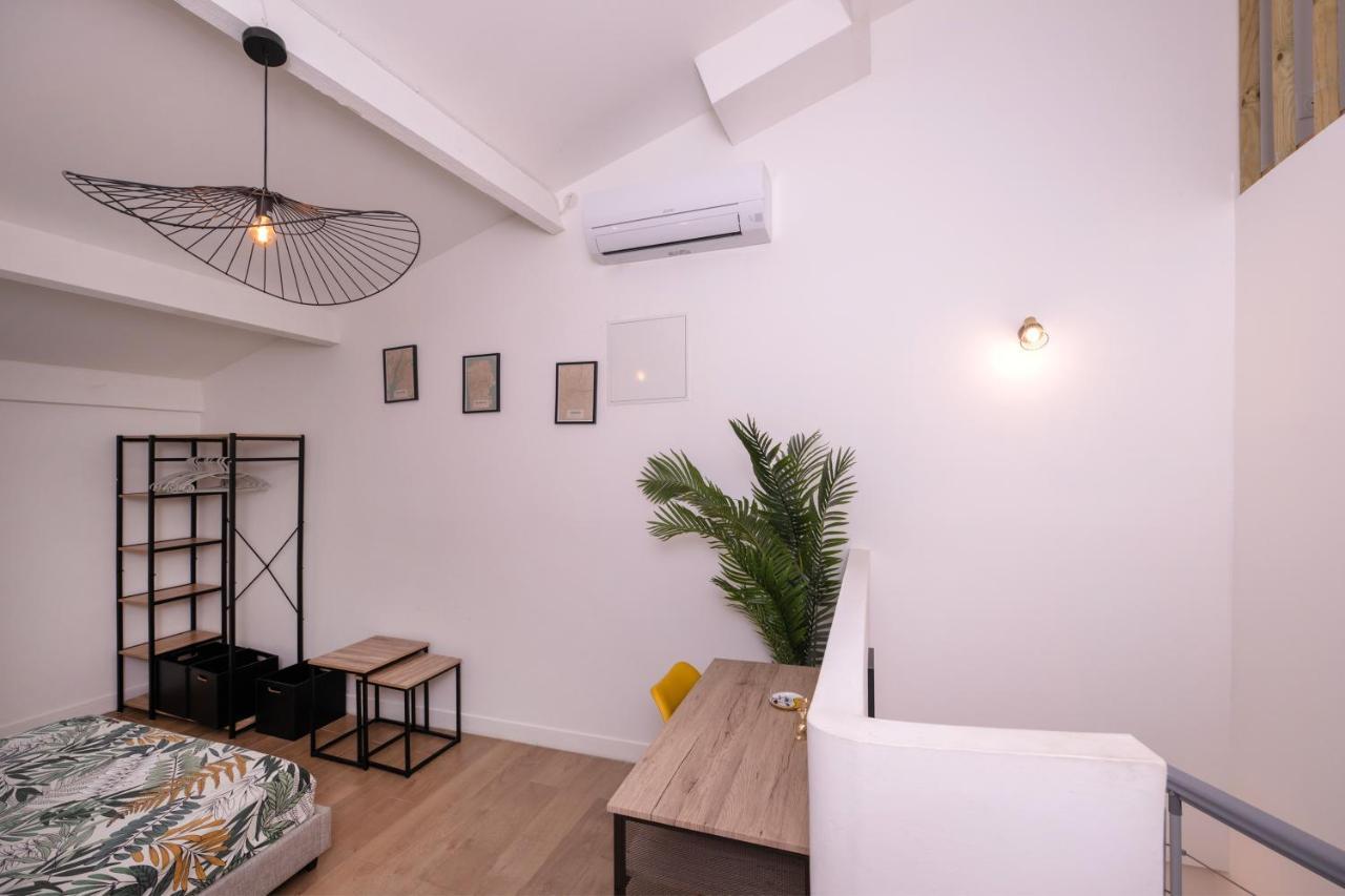 Le Nostradamus - Magnifique Appartement Cours Principal Plein Centre Avec Parking Salon-de-Provence Eksteriør billede