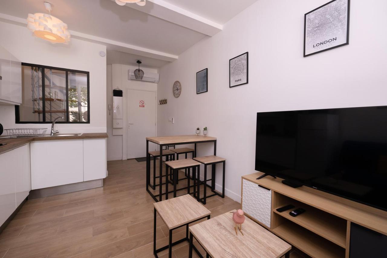 Le Nostradamus - Magnifique Appartement Cours Principal Plein Centre Avec Parking Salon-de-Provence Eksteriør billede